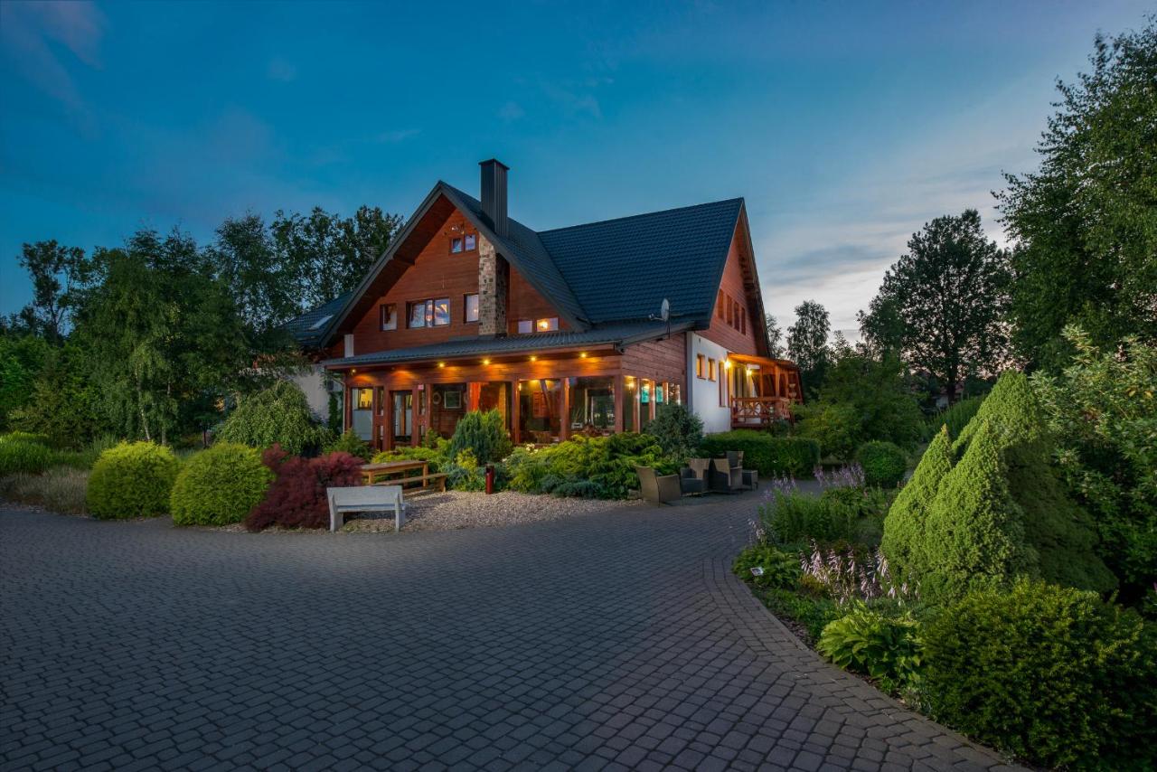 Villa Bezycer Exterior Evening